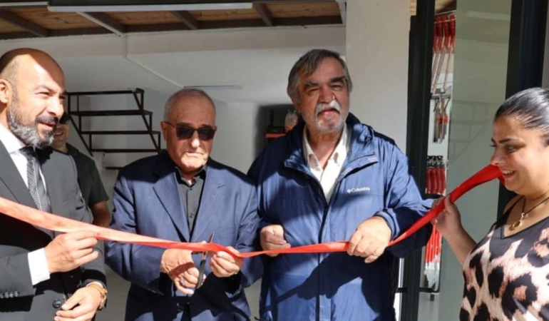 Sinoplu akademisyen, genç iş adamına hayırlı kazançlar diledi