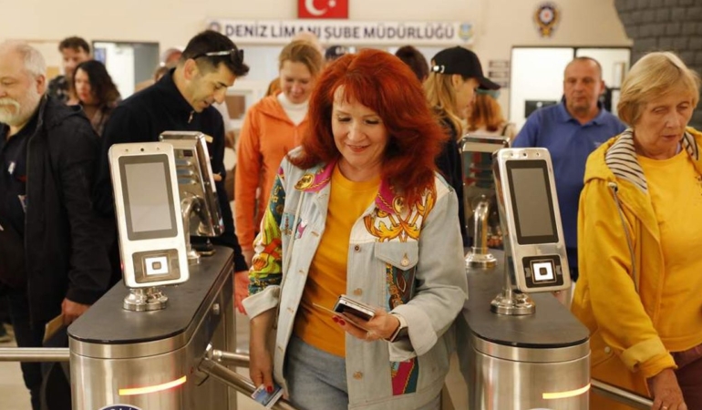 Sinop’a çok kez geldi. Bu kez Samsun’da demirledi!