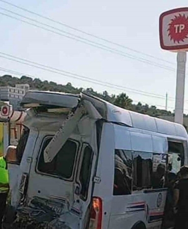 ayni-noktada-iki-kaza-2-olu-9-yarali