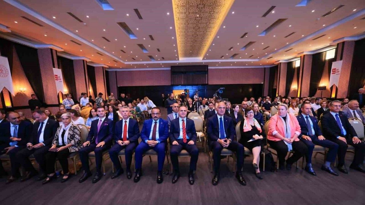 bakan-ersoy-9-bin-kultur-varligi-geri-iade-edildi