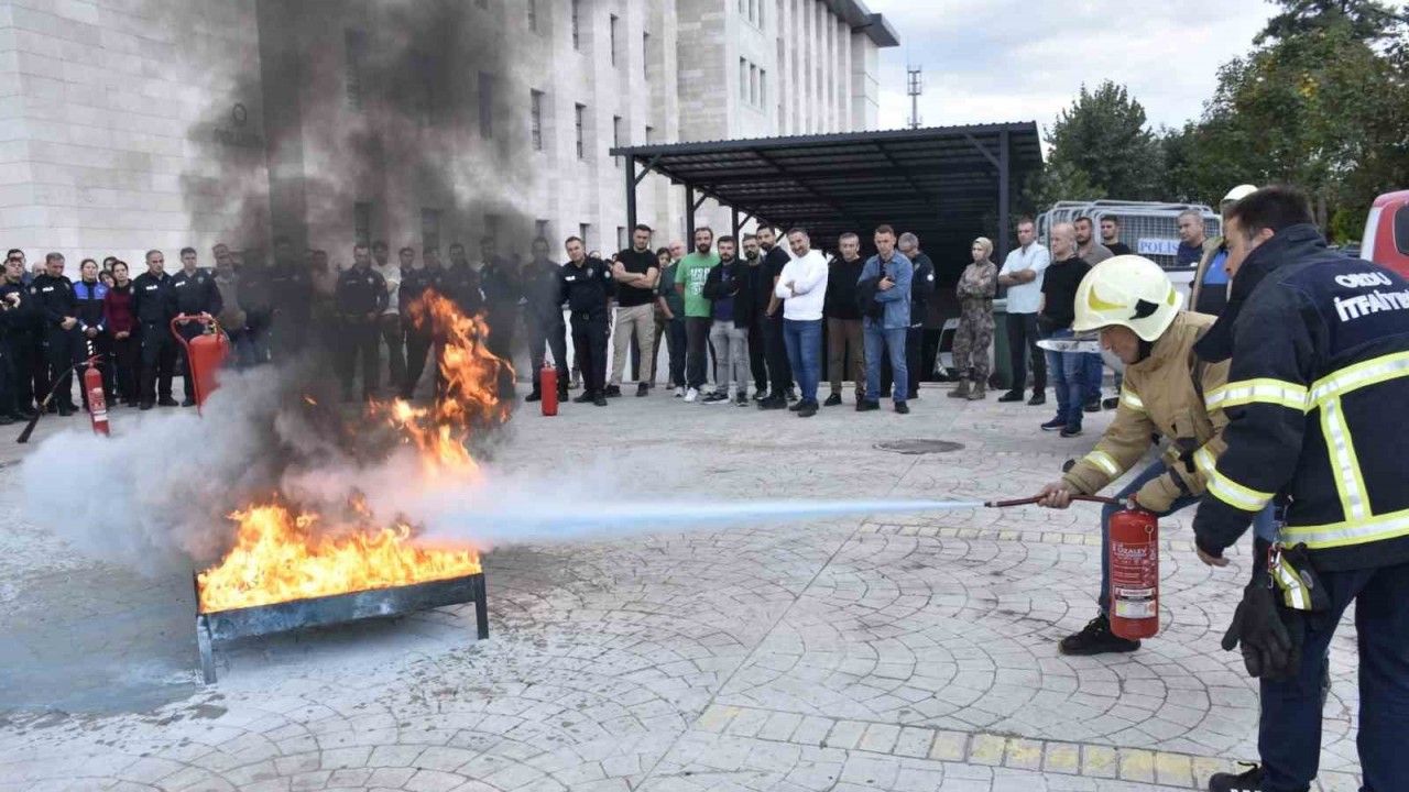 itfaiyeden-polislere-yangin-egitimi