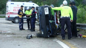 otomobil-takla-atti-2-yarali