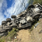 sarampole-devrilen-kamyonun-surucusu-oldu