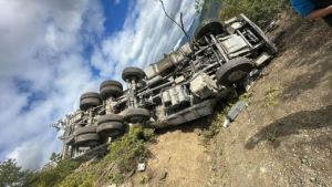 sarampole-devrilen-kamyonun-surucusu-oldu