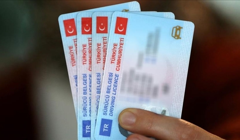 Bakan Yerlikaya’dan eski tip ehliyet uyarısı!