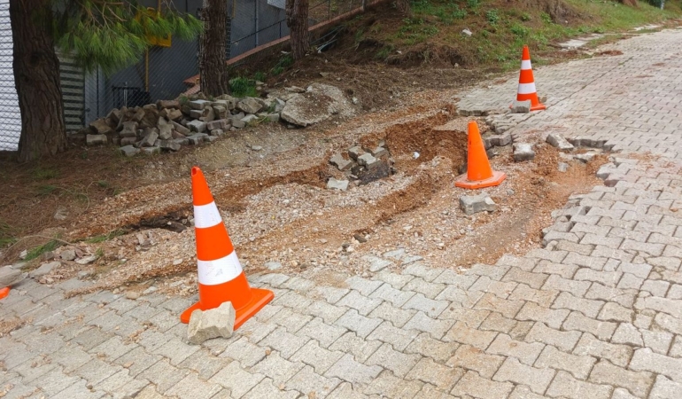 Sinop’ta sağanak nedeniyle yol zarar gördü