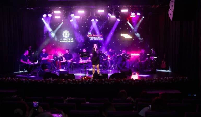 SNÜ öğrencilerinden müzikte çifte zafer