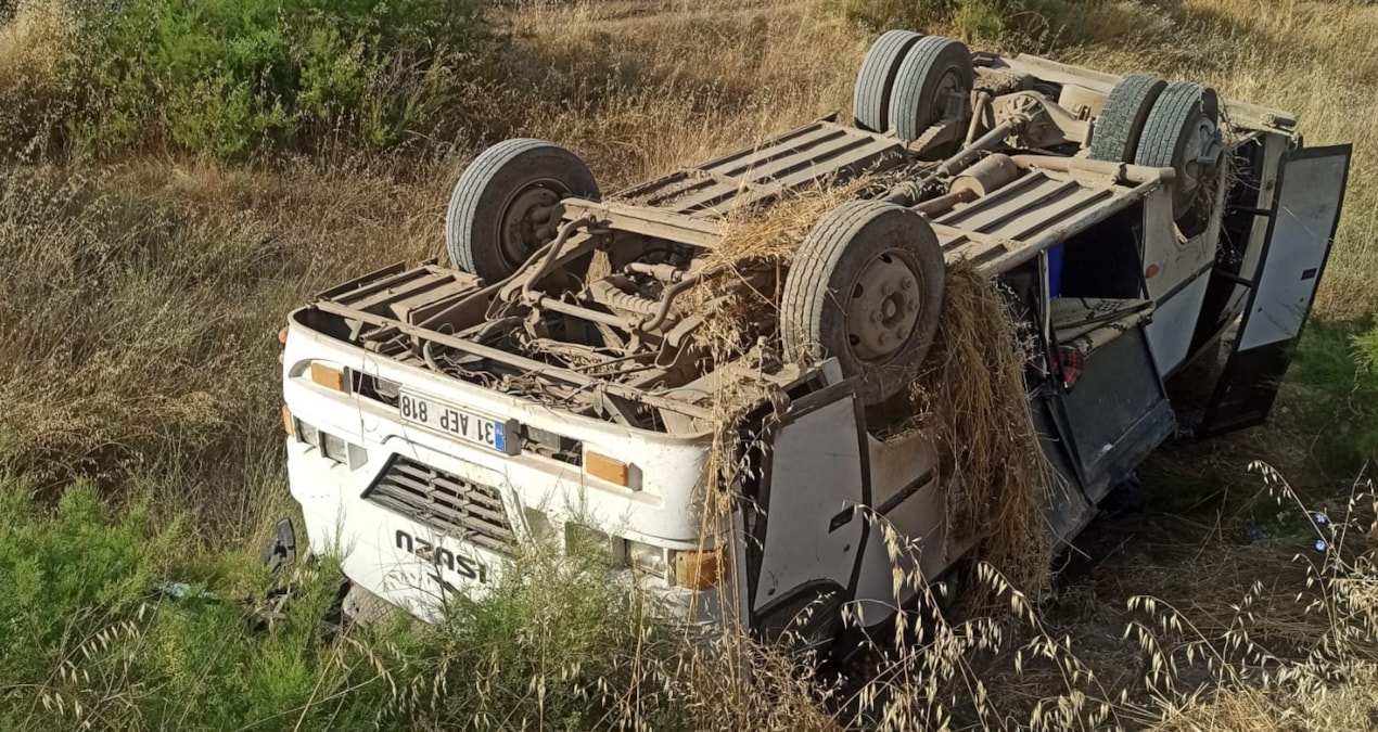 Tarım işçilerini taşıyan minibüs devrildi: 6’sı çocuk, 16 yaralı