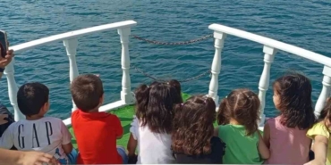 Çocuklara Neşeli Etkinlik: Tekne Turu ve Oyun