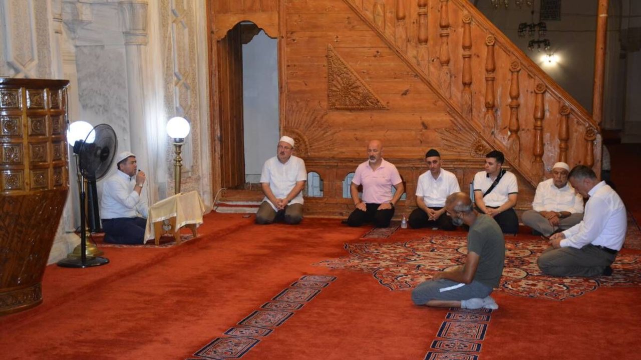 AK PARTİ SİNOP’TA 25. YIL İÇİN MEVLİT PROGRAMI